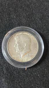 lot 60 image: 1968 Kennedy Half Dollar Mint mark D 40% silver -