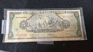 lot 99 image: 1914 US $5 Federal Reserve Note - Retail $75