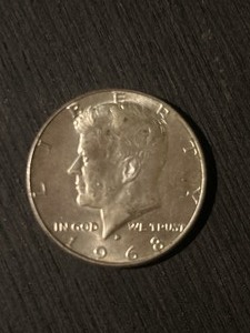 lot 104 image: Kennedy half dollar silver 1968