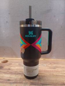 lot 6128 image: Stanley 40 oz. Quencher H2.0 FlowState Tumbler Hyper Geo