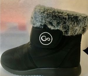 lot 6130 image: GoWomen Snow BootsFabric Is Water Proof & Lightweight Size 36