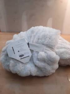 lot 15384 image: 50x60 Ruched Faux Rabbit Fur Throw Blanket Cream - Threshold Plush, Reversible, Home Decor