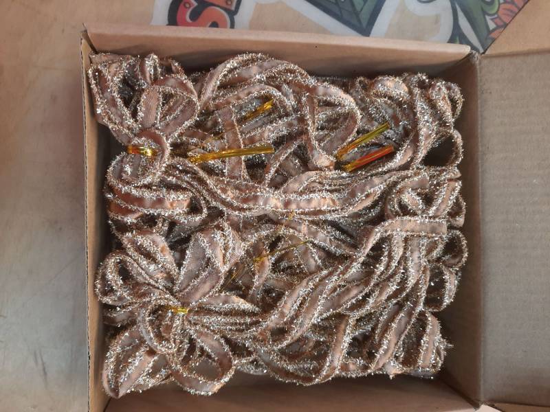 lot 16445 image: SY Super Bang 8 Pcs Ornaments (khaku-Gold)- stock picture doesnt match