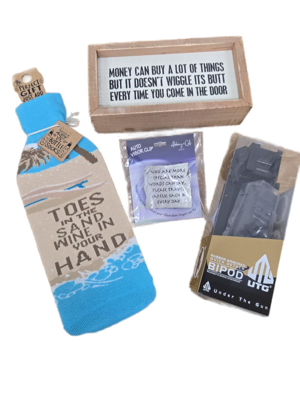 lot 9455 image: Traveling Lover Gift Set for Friends or Family