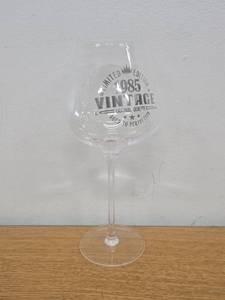 lot 10498 image: Crystal Burgundy Wine Glasses Cup Red Long Stem White Personalized Cute Large Women 40th Birthday Gifts for Her 40 Years Old Best 1985 Funny Cool Friend Gift Unique Birthday Party Decorations