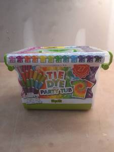 lot 15514 image: Create Basics 18 Bottle Tie Dye Party Tub