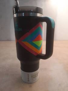 lot 15519 image: Stanley 40 oz. Quencher H2.0 FlowState Tumbler&nbsp Hyper Geo - Retail $90