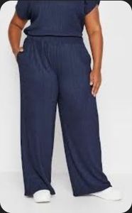 lot 16855 image: set of pants and shirt&nbsp