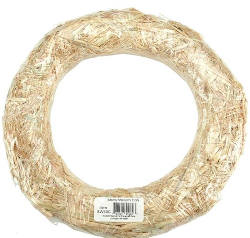 lot 16480 image: Straw Wreath Form 14 Inch Natural