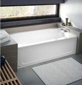 Maui 60 in. x 30 in. Alcove Soaking Bathtub with Right Drain in White - Retail: $309
