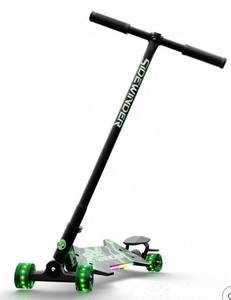 lot 15842 image: Melo SideWinder Light-Up Kick Scooter - Retail $60