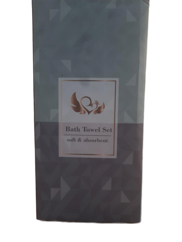 lot 15414 image: Luxury Bath Towel Set in Gift Box