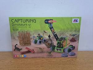 lot 13382 image: 104 Piece Capturing Dinosaur Play Set