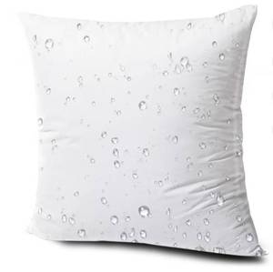 lot 15007 image: 18x18 Waterproof Outdoor Pillow Insert