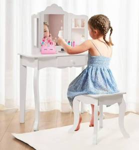 lot 15024 image: White Kids Makeup Vanity Set with Table and Stool - Retail $73