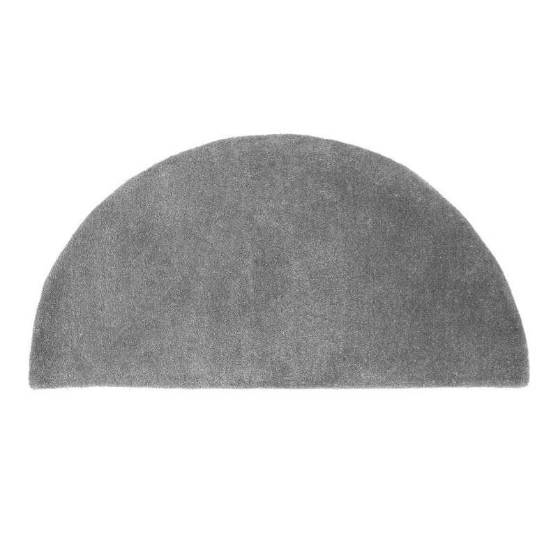lot 1490 image: Minuteman Half Round 44 x 22 Hearth Rug - Dove Gray