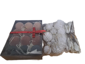 lot 13619 image: Christmas Ornament and Decoration Bundle