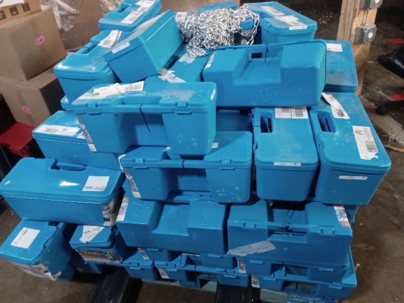 lot 6029 image: Pallet with 78 rows of winter tire chains
