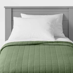 lot 15217 image: Box Stitch Microfiber Kids Quilt Green - Pillowfort (Twin)