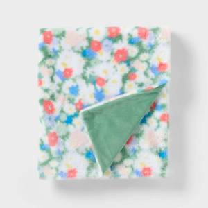 lot 15242 image: Floral Fur Kids Throw Blanket Green 50x60 - Pillowfort