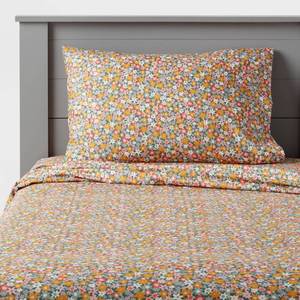 lot 15283 image: Microfiber Kids Sheet Set Green Floral - Pillowfort Botanical Pattern (Queen)