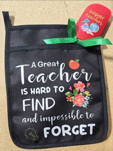 lot 124 image: Teacher Gift Pot Holder Set - 2Pcs Thank You Present Potholder with Silicone Spatula Pot Holder