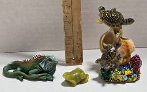 lot 186 image: Marine Animal Figurine Collection