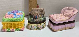 lot 213 image: Decorative Porcelain Trinket Box Collection
