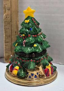 lot 214 image: Ceramic Christmas Tree Trinket Box