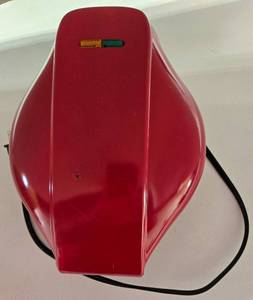 lot 288 image: Red Electric Cupcake Maker, tested & works.  Pre-owned