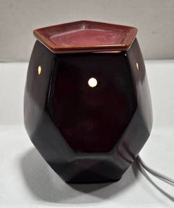 lot 296 image: Electric Scented Wax Melter with Pentagonal Dish