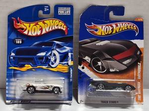 lot 303 image: (2) Collectable Hot Wheels 164 Scale Die-Cast Vehicles