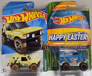 lot 310 image: (2) Collectable Hot Wheels 164 Scale Die-Cast Vehicles