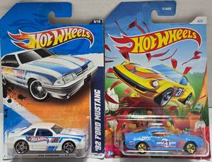 lot 311 image: (2) Collectable Hot Wheels 164 Scale Die-Cast Vehicles