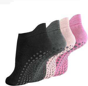 lot 5837 image: Womens Yoga Pilates Socks-Non-Slip Yoga Sport Socks-Suitable for Ballet and Fitness-4 Pairs Size 5-8