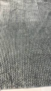 lot 2053 image: Ann Taylor 60��x70�� Gray Throw Blanket.