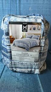 lot 2056 image: Members Mark Plush Comforter Set. Size King.