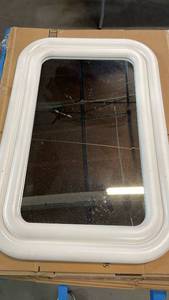 lot 3057 image: Threshold White Wall Mirror 24x36