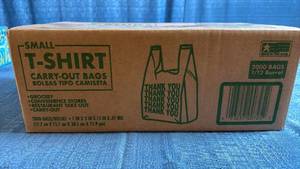 lot 8013 image: Small T-Shirt Carry-Out Bags - Case of 2000