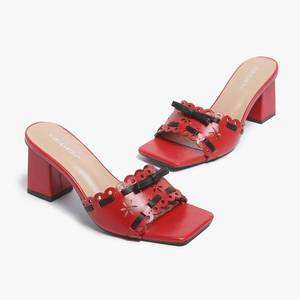 lot 8480 image: Womens Heeled Sandals Open Toe Mules Glossy Chunky Heels Casual Dress Shoes SIZE 10