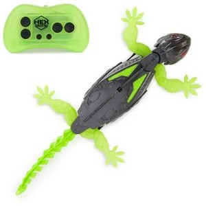 lot 8709 image: HEX BOTS Wallcrawler Gecko, Remote Control Robot Toy for Kids, Batteries Not Included