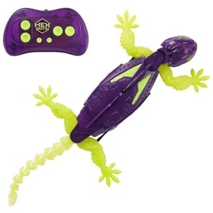 lot 5688 image: HEX BOTS Glow-in-the-Dark Wall Crawler Gecko, Robot Toys for Kids Ages 4 and up