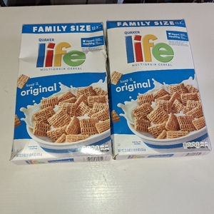 lot 6106 image: 2 Boxes Quaker Life Original Family Size Cereal - 22.3oz