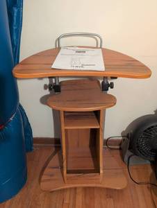 lot 119 image: Techni Mobili RTA-B002 Computer Desk