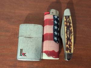 lot 124 image: Maxim Pocket Knife and 2 Lighters