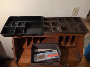 lot 140 image: Desk Drawer Organizer Set