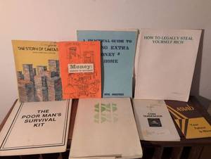 lot 155 image: 1970s-80s Financial Education Book Collection