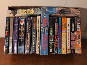 lot 168 image: 1980s-90s Science Fiction & Fantasy Paperback Book Collection