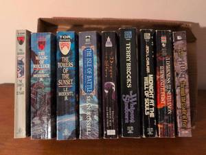 lot 170 image: 1980s-90s Fantasy and Sci-Fi Book Collection