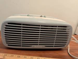 lot 177 image: Holmes Air Purifier with Filter Change Reminder